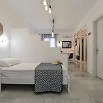 فندق Casa Di Naxos 3*